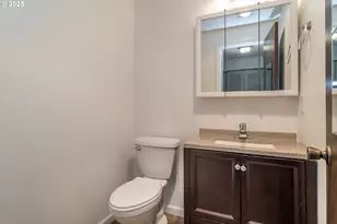 885 NE Sunset St, Roseburg, OR 97470 - Photo 9