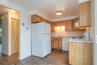 885 NE Sunset St #11, Roseburg, OR 97470 - Photo 13