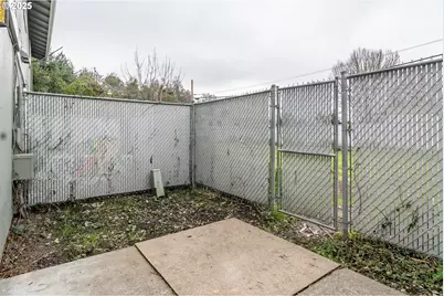 885 NE Sunset St #11, Roseburg, OR 97470 - Photo 17