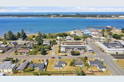 243 S Marple St, Coos Bay, OR 97420 - Photo 37