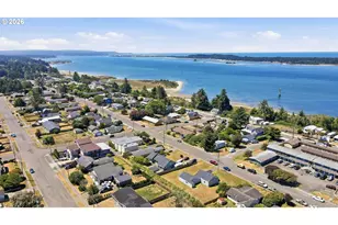 243 S Marple St, Coos Bay, OR 97420 - Photo 39