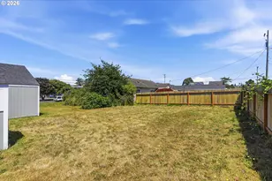 243 S Marple St, Coos Bay, OR 97420 - Photo 35