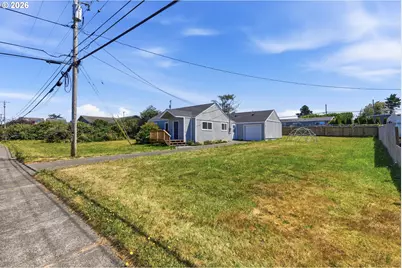 243 S Marple St, Coos Bay, OR 97420 - Photo 3