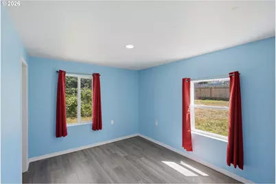 243 S Marple St, Coos Bay, OR 97420 - Photo 13
