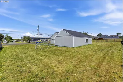 243 S Marple St, Coos Bay, OR 97420 - Photo 33