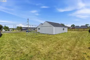 243 S Marple St, Coos Bay, OR 97420 - Photo 33