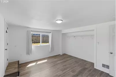 243 S Marple St, Coos Bay, OR 97420 - Photo 27