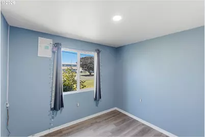 243 S Marple St, Coos Bay, OR 97420 - Photo 15