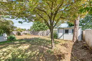 2136 SE 181st Ave, Portland, OR 97233 - Photo 31