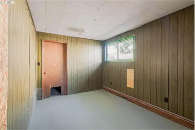 2136 SE 181st Ave, Portland, OR 97233 - Photo 27