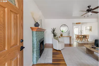 2136 SE 181st Ave, Portland, OR 97233 - Photo 3