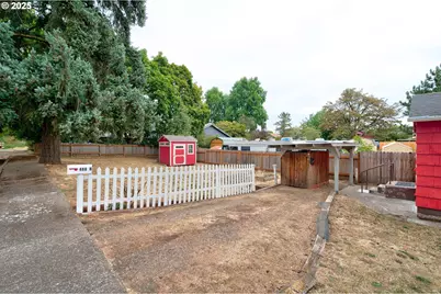 488 B St, Independence, OR 97351 - Photo 29