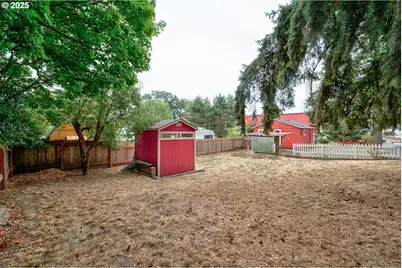 488 B St, Independence, OR 97351 - Photo 23