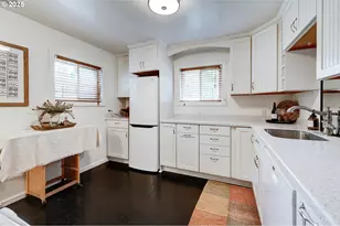 488 B St, Independence, OR 97351 - Photo 9