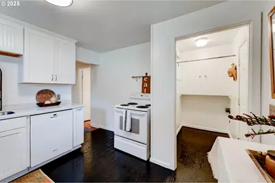 488 B St, Independence, OR 97351 - Photo 13