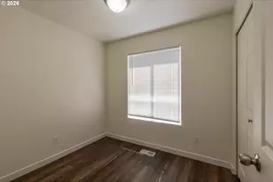 871 SW Junction Pl, Gresham, OR 97080 - Photo 9