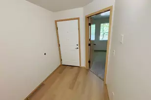 247 N Hayden Bay Dr, Portland, OR 97217 - Photo 3