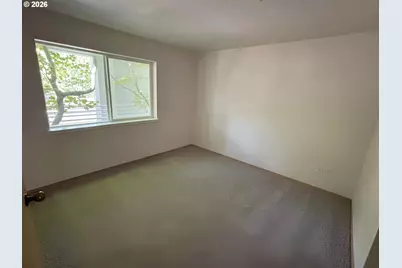 247 N Hayden Bay Dr, Portland, OR 97217 - Photo 5