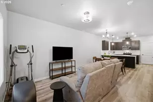 3751 Village Center Dr SE, Salem, OR 97302 - Photo 9