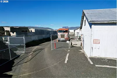 215 Terminal Ave, The Dalles, OR 97058 - Photo 23