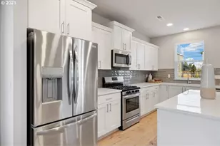 1235 S 32nd Ave, Cornelius, OR 97113 - Photo 11