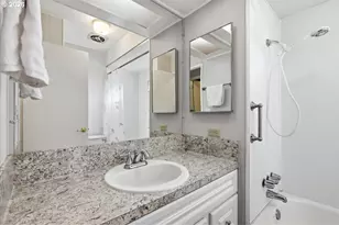 5422 Portland Rd NE, Salem, OR 97305 - Photo 21