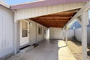 2742 NE 201st Ave, Fairview, OR 97024 - Photo 3