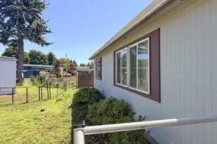 2742 NE 201st Ave, Fairview, OR 97024 - Photo 29
