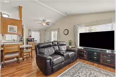 4293 Lemon St NE, Salem, OR 97305 - Photo 5