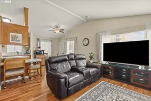 4293 Lemon St NE, Salem, OR 97305 - Photo 5