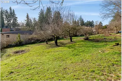 2738 SW Moss St, Portland, OR 97219 - Photo 37