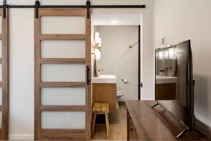 2738 SW Moss St, Portland, OR 97219 - Photo 23