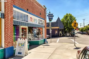 2738 SW Moss St, Portland, OR 97219 - Photo 45