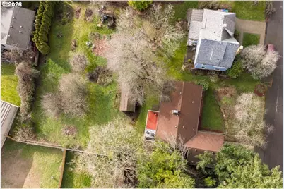 2738 SW Moss St, Portland, OR 97219 - Photo 41