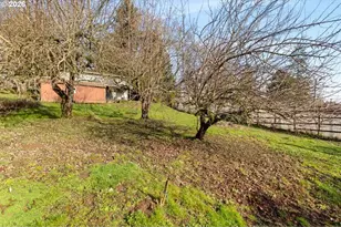 2738 SW Moss St, Portland, OR 97219 - Photo 35