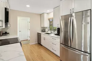 2738 SW Moss St, Portland, OR 97219 - Photo 11