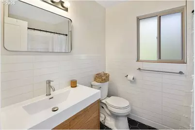 2738 SW Moss St, Portland, OR 97219 - Photo 17