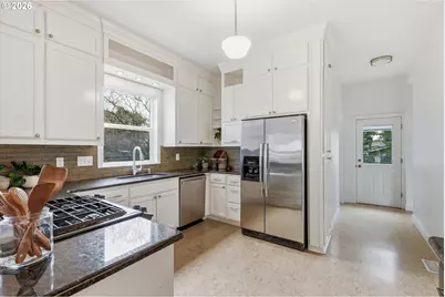 2624 NE Sumner St, Portland, OR 97211 - Photo 13