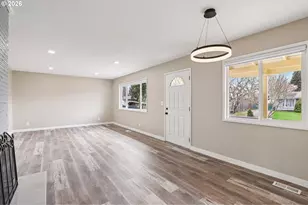 18021 SE Mill Ct, Portland, OR 97233 - Photo 7