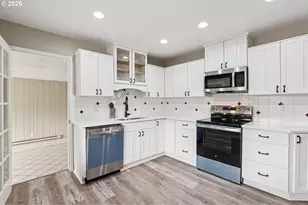 18021 SE Mill Ct, Portland, OR 97233 - Photo 11