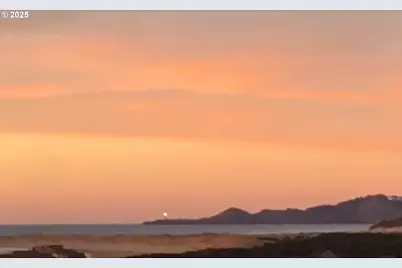 117 SW 66th St, South Beach, OR 97366 - Photo 9