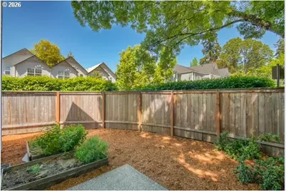 18653 SW Cascade Dr, Aloha, OR 97003 - Photo 17