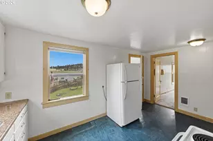 116 Fink St, Coos Bay, OR 97420 - Photo 23