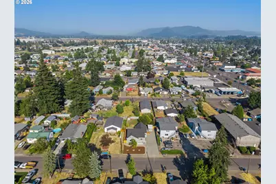 187 37th St, Springfield, OR 97478 - Photo 37