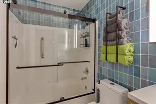 5110 S Landing Dr, Portland, OR 97239 - Photo 23