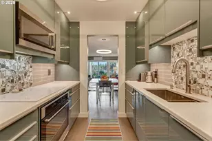 5110 S Landing Dr, Portland, OR 97239 - Photo 15