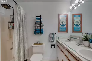 5110 S Landing Dr, Portland, OR 97239 - Photo 29