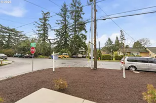 11817 SE Boise St, Portland, OR 97266 - Photo 13