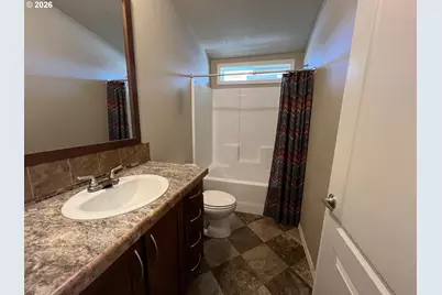 1207 E 10th, The Dalles, OR 97058 - Photo 9
