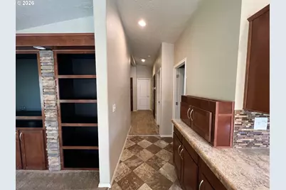 1207 E 10th, The Dalles, OR 97058 - Photo 3